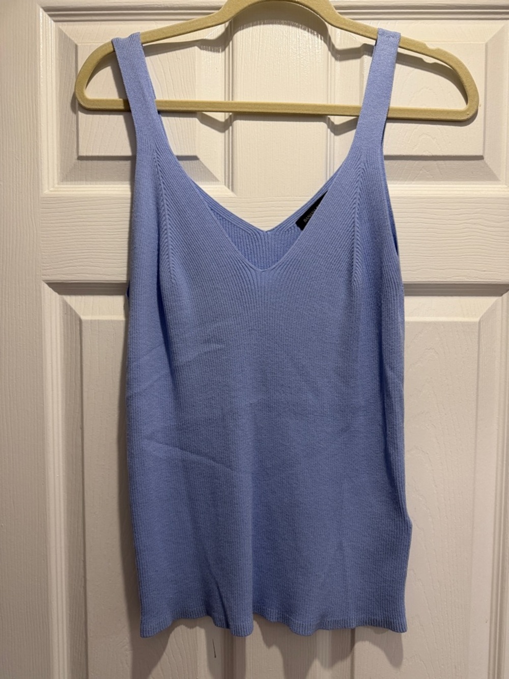 NWOT Banana Republic periwinkle ribbed v-neck tank; women’s medium